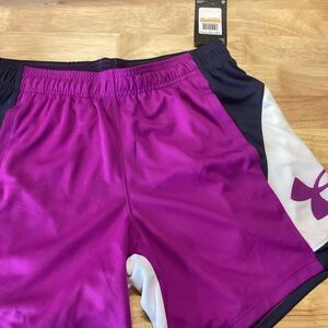 NWT Ladies Under Armour‎ Baseline 6” Shorts- Small